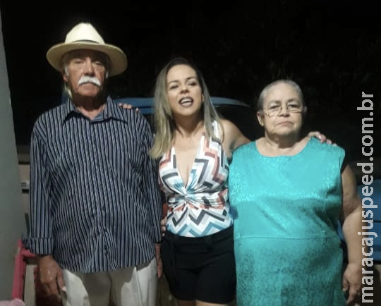 mulher que perdeu a mãe e a irmã em 3 dias, implora por vaga para o pai que está intubado na UPA mulher que perdeu a mãe e a irmã em 3 dias, implora por vaga para o pai que está intubado na UPA