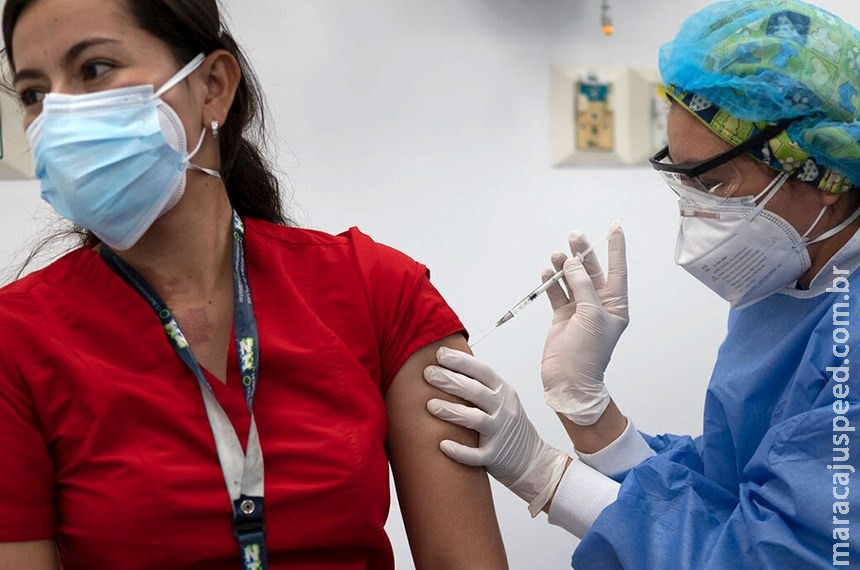 Nos primeiros 100 dias do ano, governo gasta 12 vezes menos com pandemia Nos primeiros 100 dias do ano, governo gasta 12 vezes menos com pandemia