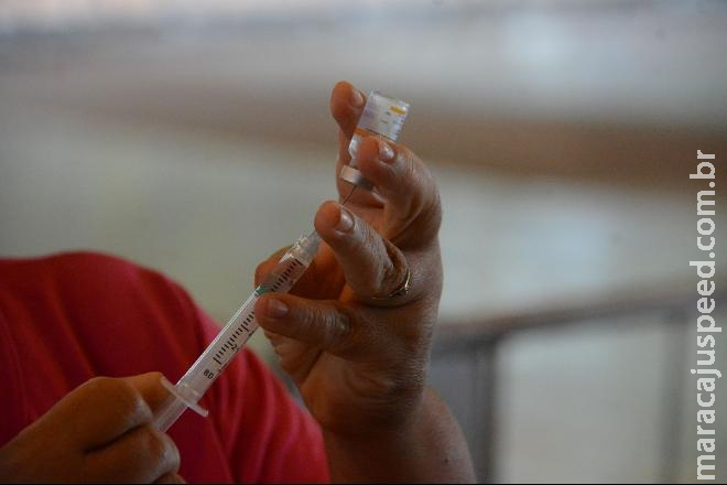 Nova bula da AstraZeneca põe fim à aplicação de sobras da vacina Nova bula da AstraZeneca põe fim à aplicação de sobras da vacina