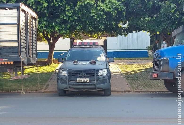 Operação conjunta apreende dois caminhões boiadeiros adulterados