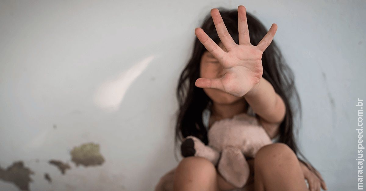 Pai comete estupro e diz que filha precisa saber Pai comete estupro e diz que filha precisa saber