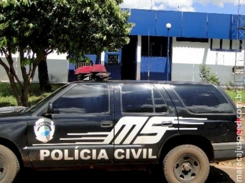 PM arrebenta cadeado e encontra crianças abandonadas tremendo de frio em cidade de MS PM arrebenta cadeado e encontra crianças abandonadas tremendo de frio em cidade de MS