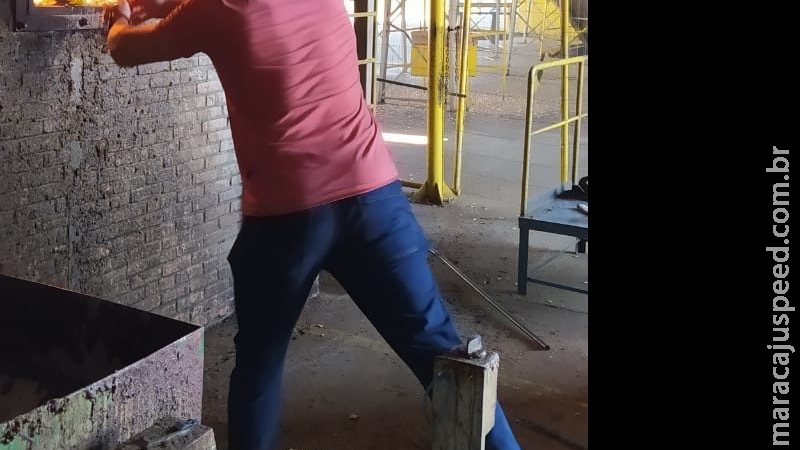 Polícia Civil incinera 1,2 tonelada de drogas em MS Polícia Civil incinera 1,2 tonelada de drogas em MS