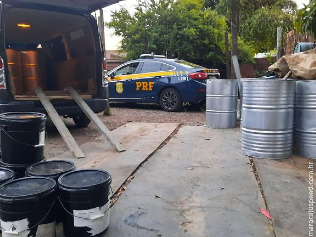 Polícia estoura Polícia estoura