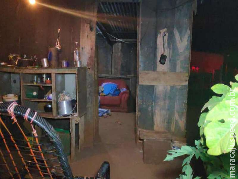 Polícia investiga se assassinato de homem em favela tenha sido por motivo passional 