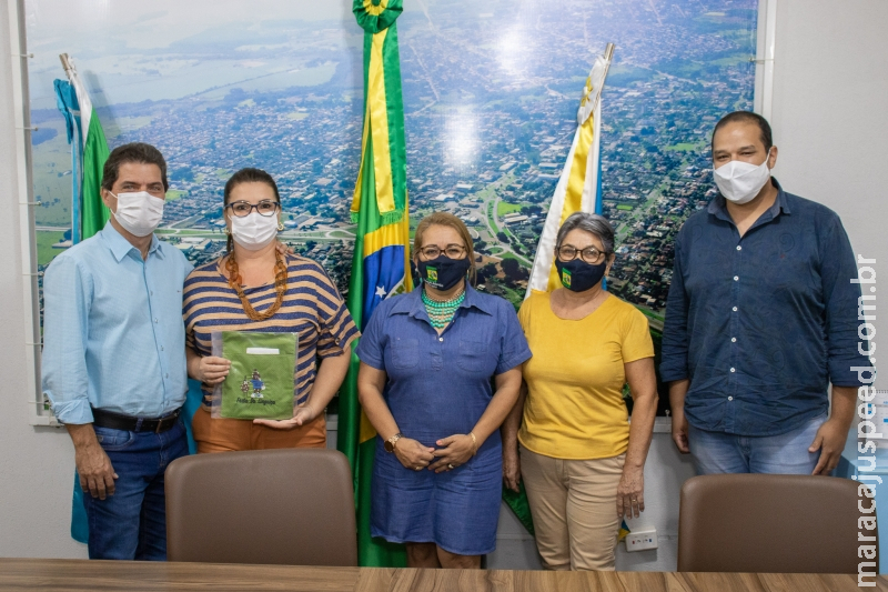 Prefeito conhece a nova Diretoria da Casa do Artesão de Maracaju Prefeito conhece a nova Diretoria da Casa do Artesão de Maracaju