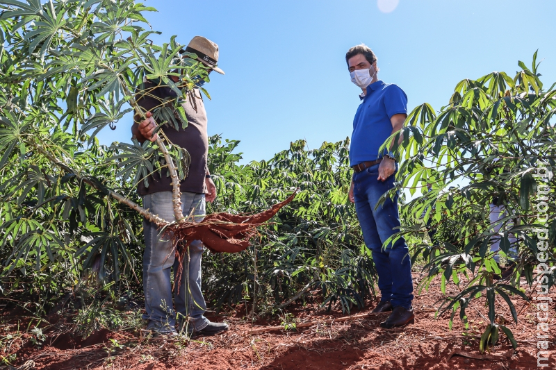 Prefeito conhece produtores rurais do Assentamento Valinhos