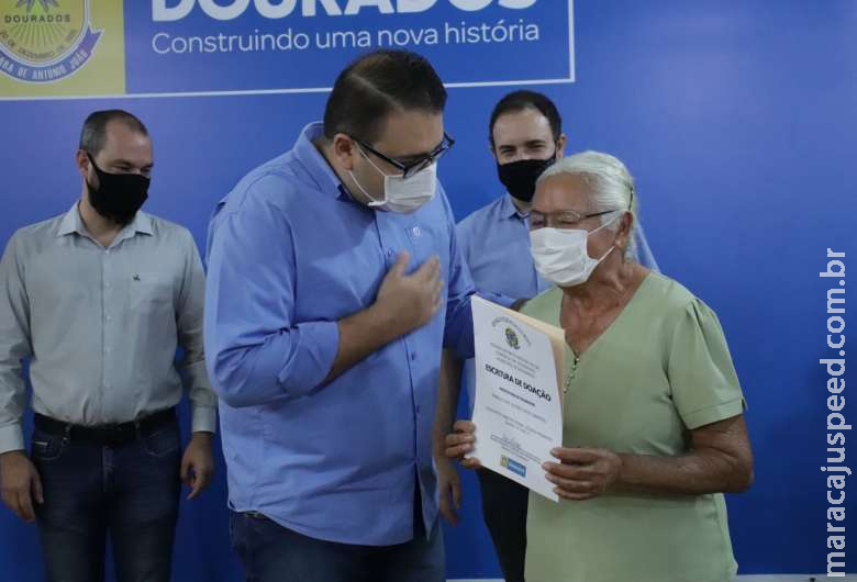 Prefeitura de Dourados conclui semana de regularização fundiária Prefeitura de Dourados conclui semana de regularização fundiária