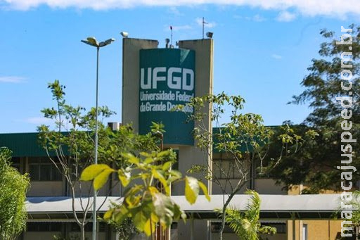 Professor da UFGD diz que só aceitou cargo no PR porque foi informado que reitora tinha assinado sua aposentadoria Professor da UFGD diz que só aceitou cargo no PR porque foi informado que reitora tinha assinado sua aposentadoria