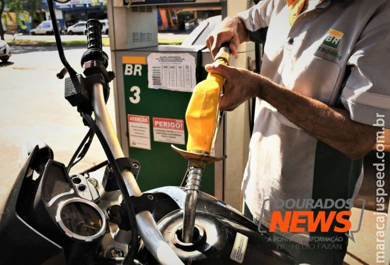 Queda no preço do litro da gasolina chega a R$ 0,20 em menos de um mês em Dourados Queda no preço do litro da gasolina chega a R$ 0,20 em menos de um mês em Dourados
