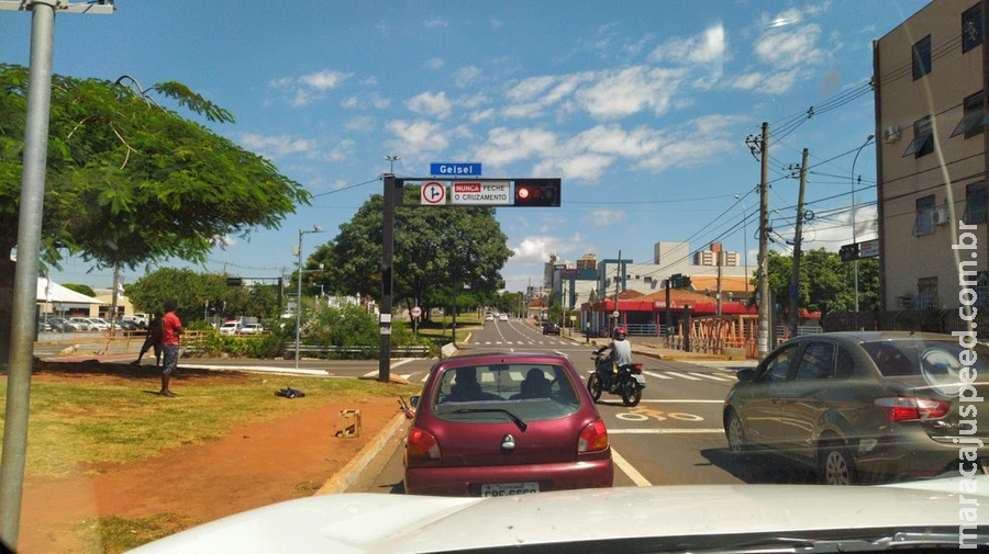 Toque de recolher às 21h em Campo Grande começa nesta quinta e vai até 12 de maio Toque de recolher às 21h em Campo Grande começa nesta quinta e vai até 12 de maio