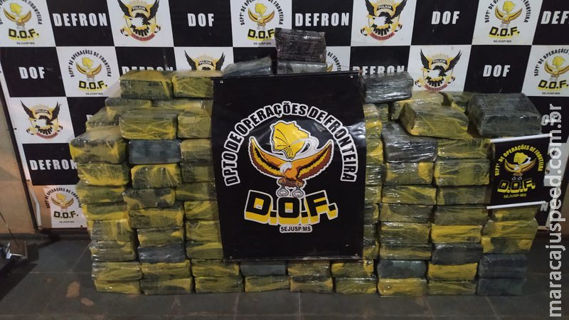 Traficantes abandonam mais de uma tonelada de maconha na BR-163 Traficantes abandonam mais de uma tonelada de maconha na BR-163
