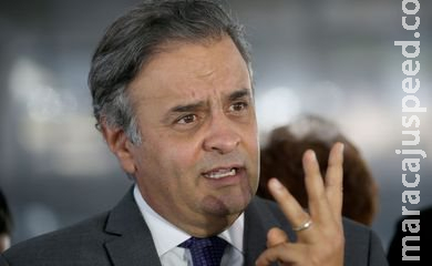 Aécio defende quebra temporária de patentes para acelerar compra de vacinas