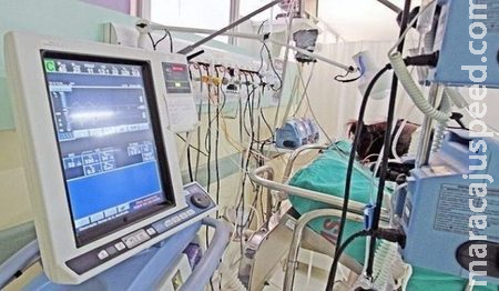 Alerta Covid: Casos confirmados e internações continuam crescendo Alerta Covid: Casos confirmados e internações continuam crescendo