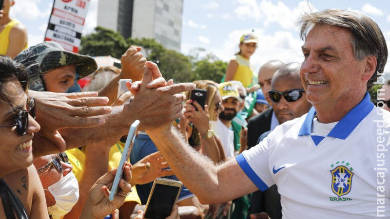 Bolsonaro convoca apoiadores para manifestações neste sábado em Brasília Bolsonaro convoca apoiadores para manifestações neste sábado em Brasília
