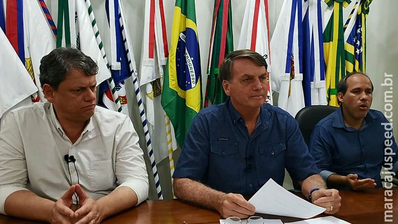 Bolsonaro negocia mudanças em projeto que muda ICMS sobre combustíveis Bolsonaro negocia mudanças em projeto que muda ICMS sobre combustíveis