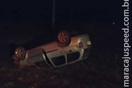  Carro capota na BR-060 e vítima é levada para Sidrolândia 