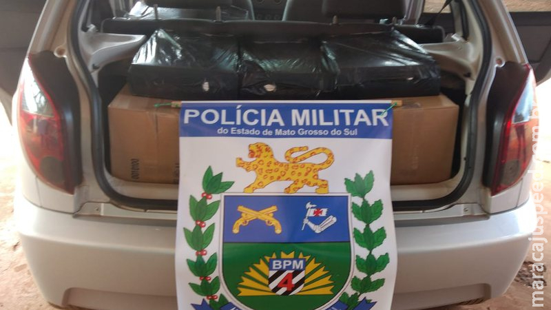 Carro lotado com cigarros contrabandeados é apreendido durante abordagem Carro lotado com cigarros contrabandeados é apreendido durante abordagem
