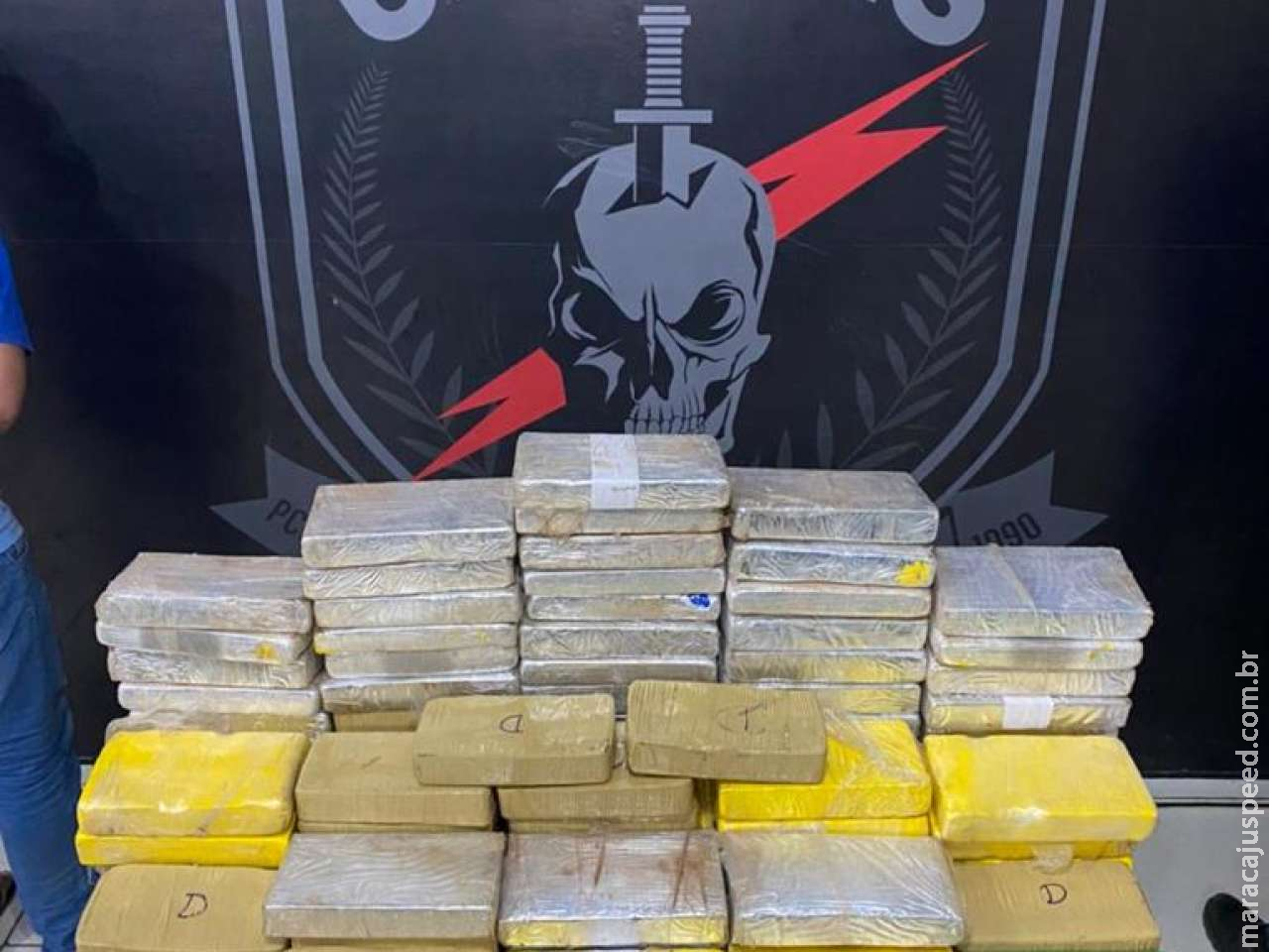 Cocaína avaliada em R$ 5 milhões é apreendida e dois são presos por tráfico Cocaína avaliada em R$ 5 milhões é apreendida e dois são presos por tráfico