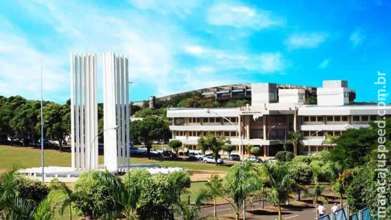 Com redução de R$ 17,5 milhões no orçamento, UFMS faz corte de despesas em contratos Com redução de R$ 17,5 milhões no orçamento, UFMS faz corte de despesas em contratos