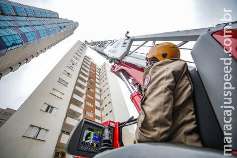 Com visita de Bolsonaro a MS, Bombeiros fazem treinamento para usar Magirus e Ursa Com visita de Bolsonaro a MS, Bombeiros fazem treinamento para usar Magirus e Ursa