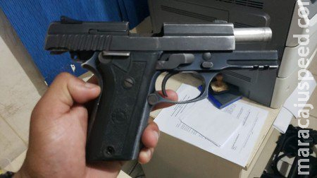 ‘Comprei no camelô’: homem é preso com pistola e munições após ameaçar tio ‘Comprei no camelô’: homem é preso com pistola e munições após ameaçar tio