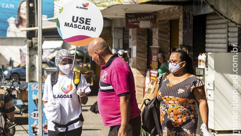 Covid-19: mortes caem mais, mas casos seguem subindo, diz ministério Covid-19: mortes caem mais, mas casos seguem subindo, diz ministério