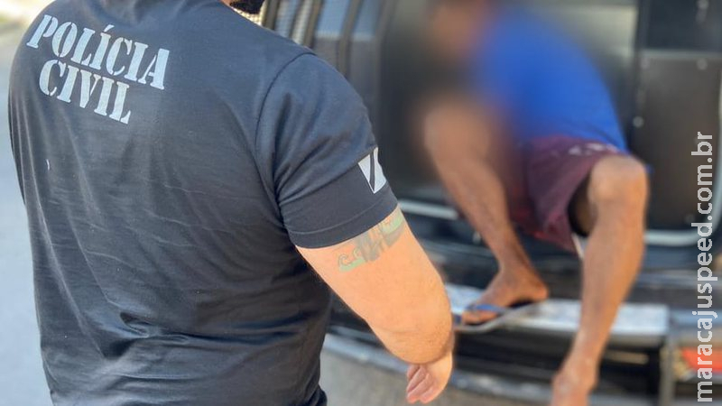 Dois são presos por matar e desfigurar rosto de homem; pedra de 5 kg teria sido usada Dois são presos por matar e desfigurar rosto de homem; pedra de 5 kg teria sido usada