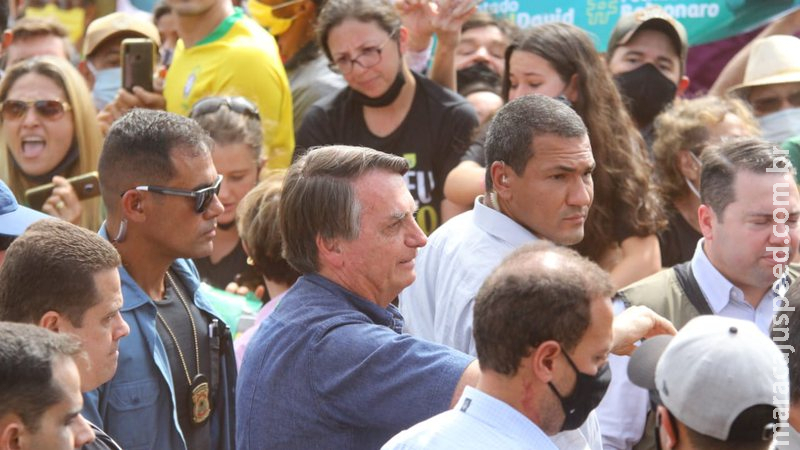 Em MS, Bolsonaro lembra do tereré e defende cloroquina: ‘o bucho é meu’ Em MS, Bolsonaro lembra do tereré e defende cloroquina: ‘o bucho é meu’