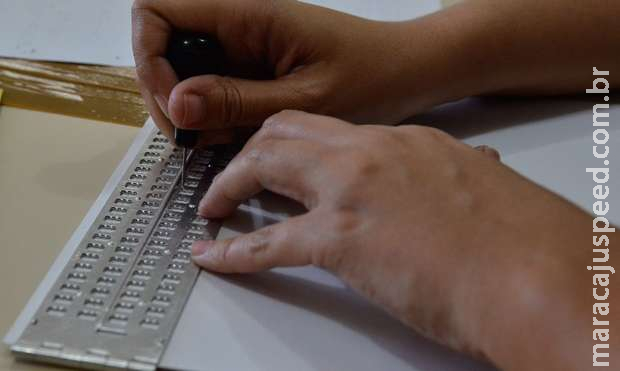 Em MS, deficiente visual passa a ter o direito a obter certidões em braile Em MS, deficiente visual passa a ter o direito a obter certidões em braile