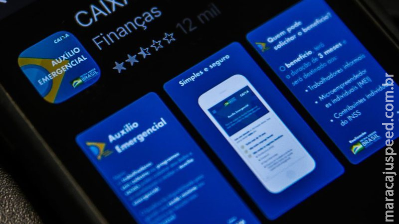 Exclusão digital afetou acesso ao auxílio emergencial das classes D e E na pandemia Exclusão digital afetou acesso ao auxílio emergencial das classes D e E na pandemia