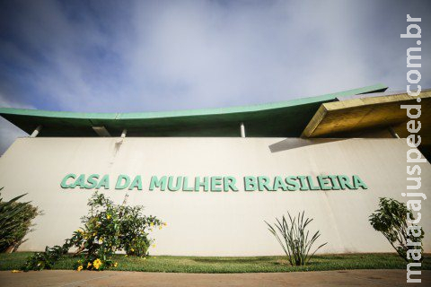 Filhos de 7 e 9 anos veem mãe ser ferida a facadas por pai que acaba preso em Campo Grande Filhos de 7 e 9 anos veem mãe ser ferida a facadas por pai que acaba preso em Campo Grande