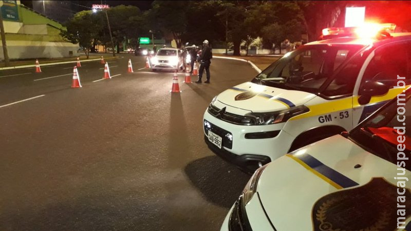 Fiscalização aborda 218 pessoas nas ruas após toque de recolher em Campo Grande Fiscalização aborda 218 pessoas nas ruas após toque de recolher em Campo Grande