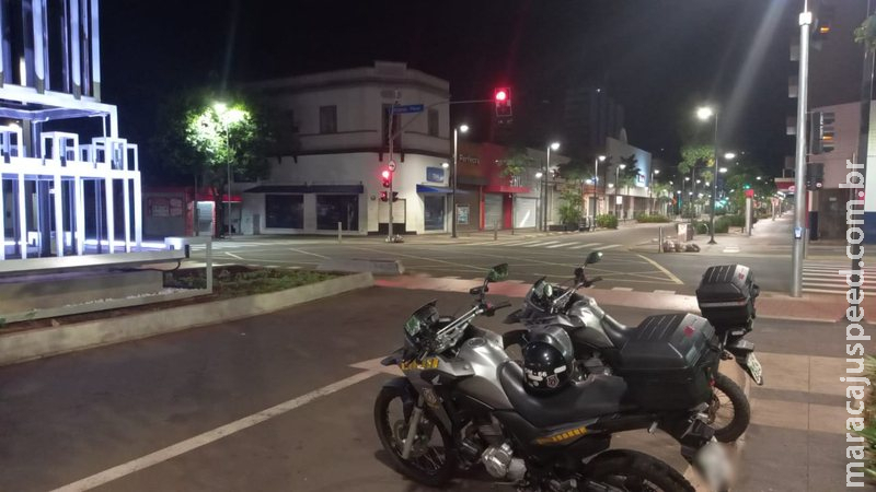 Fiscalização aborda 84 pessoas nas ruas após toque de recolher em Campo Grande Fiscalização aborda 84 pessoas nas ruas após toque de recolher em Campo Grande