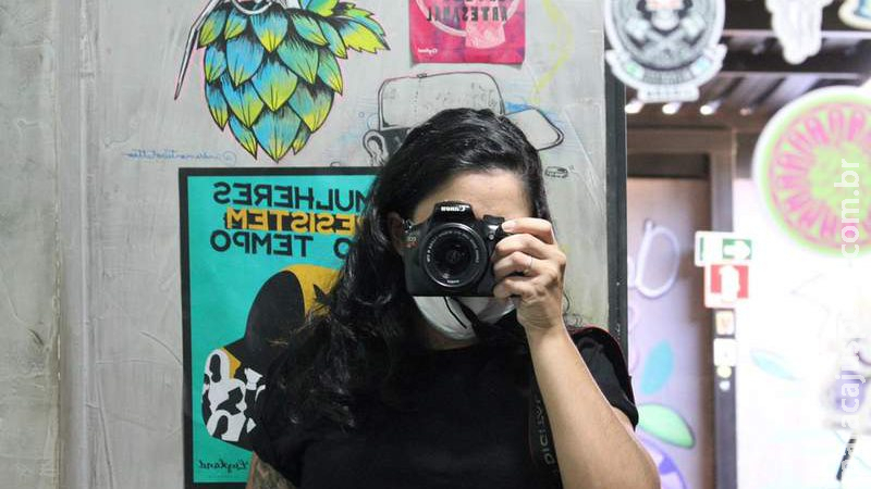 Fotógrafa faz rifa de Dia dos Namorados para comprar câmera após ser roubada em Campo Grande Fotógrafa faz rifa de Dia dos Namorados para comprar câmera após ser roubada em Campo Grande