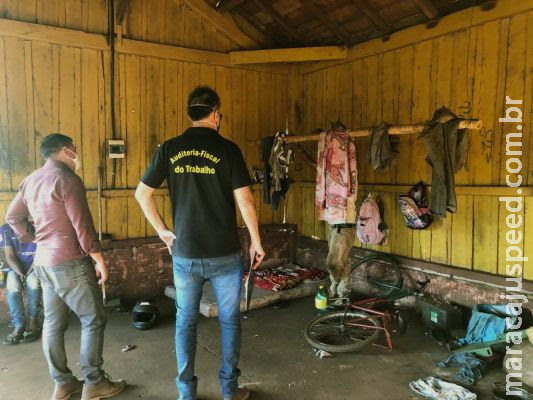 Indígenas são resgatados em condições de escravidão em fazenda de MS Indígenas são resgatados em condições de escravidão em fazenda de MS