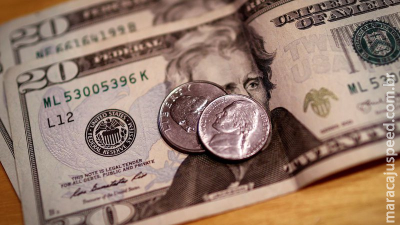 Influenciado por exterior, dólar fecha no maior valor em duas semanas Influenciado por exterior, dólar fecha no maior valor em duas semanas