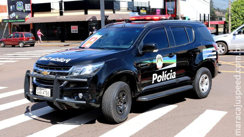 Ladrão é preso após arrombar e levar R$ 3 mil e pertences de comércio na madrugada Ladrão é preso após arrombar e levar R$ 3 mil e pertences de comércio na madrugada