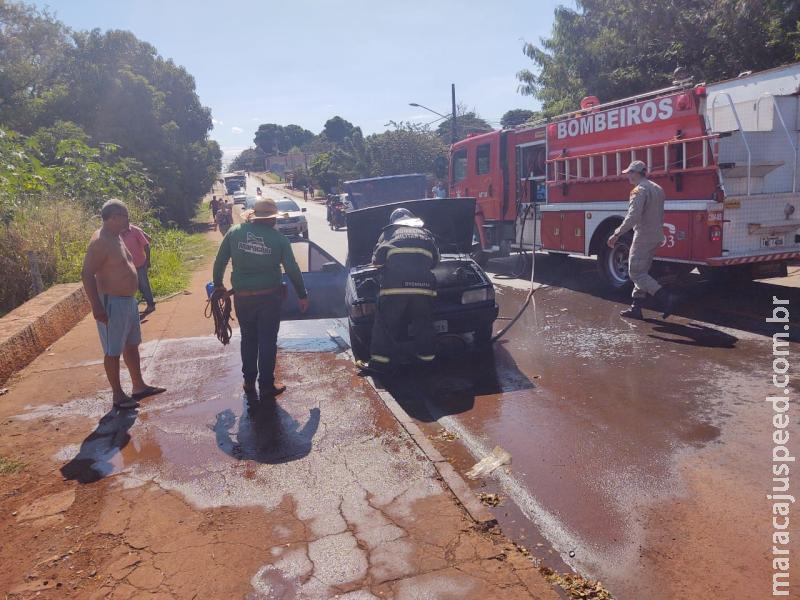 Maracaju: Bombeiros atendem ocorrência de fogo em veículo na região da Biquinha