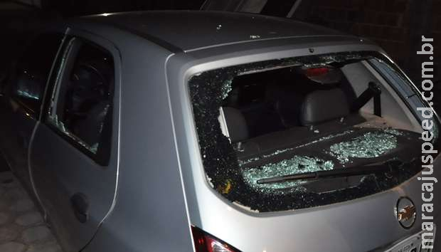 Morador é espancado e tem carro apedrejado no Jardim Canguru Morador é espancado e tem carro apedrejado no Jardim Canguru