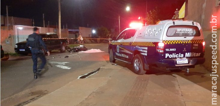 Motociclista morre ao colidir contra traseira de caminhonete estacionada no Tijuca Motociclista morre ao colidir contra traseira de caminhonete estacionada no Tijuca
