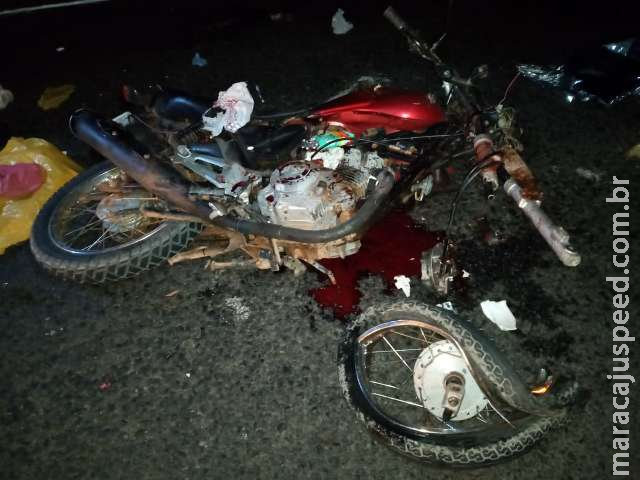 Motociclista tem cabeça dilacerada ao bater de frente com caminhão Motociclista tem cabeça dilacerada ao bater de frente com caminhão