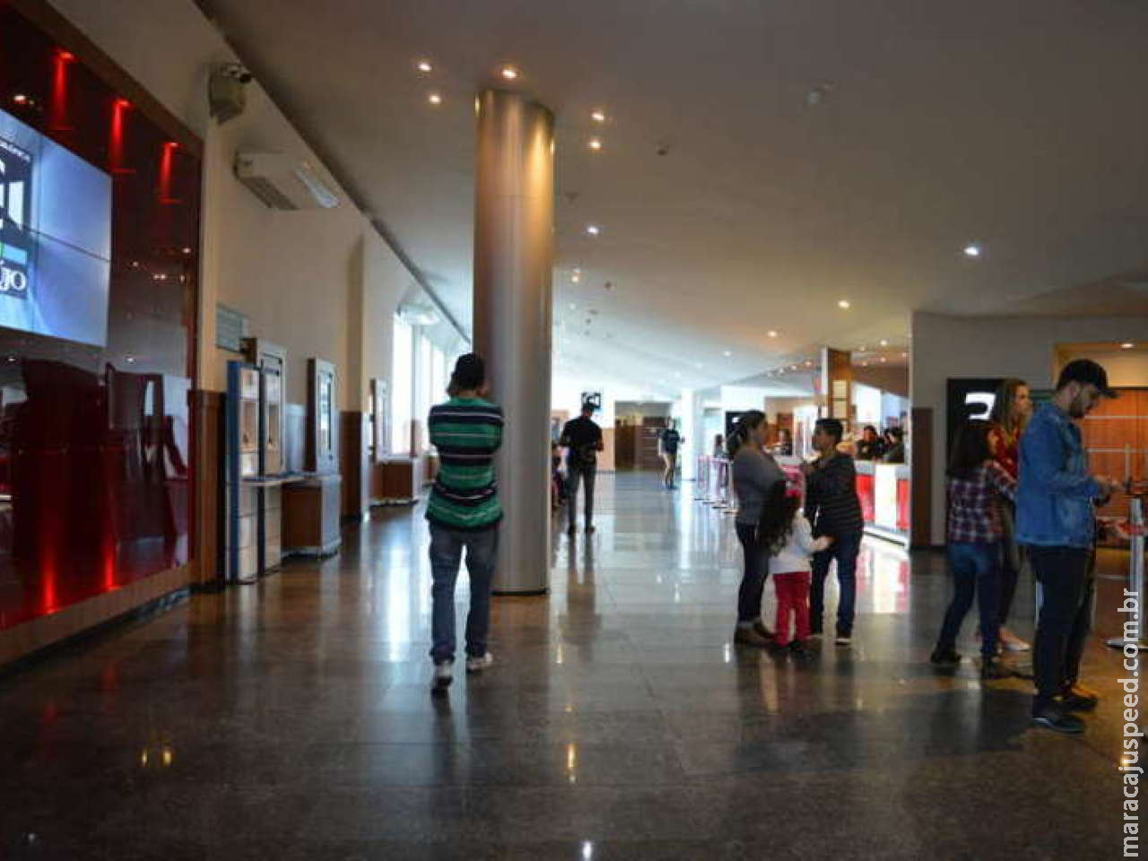 Novo decreto mantém toque de recolher às 21h e autoriza abertura de cinema em Dourados Novo decreto mantém toque de recolher às 21h e autoriza abertura de cinema em Dourados