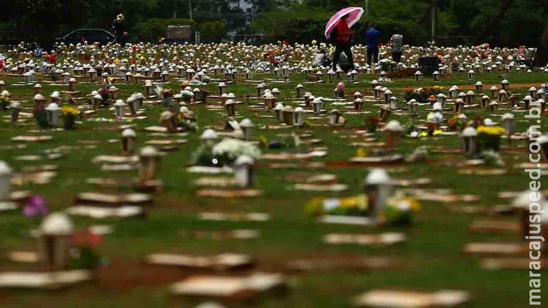 Número de mortes por covid-19 no Brasil chega a 449.068 Número de mortes por covid-19 no Brasil chega a 449.068