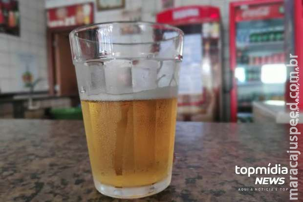 Pai leva filhos menores de idade para bar e ainda bate na mulher