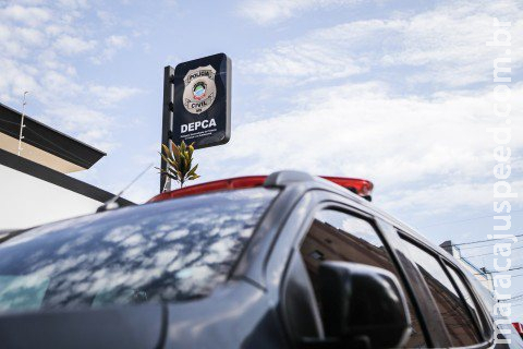 Pai procura delegacia após criança de 8 anos contar que sofria maus-tratos pela mãe Pai procura delegacia após criança de 8 anos contar que sofria maus-tratos pela mãe