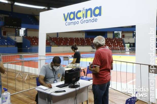 Pessoas a partir de 58 anos podem vacinar contra covid-19 em Campo Grande Pessoas a partir de 58 anos podem vacinar contra covid-19 em Campo Grande