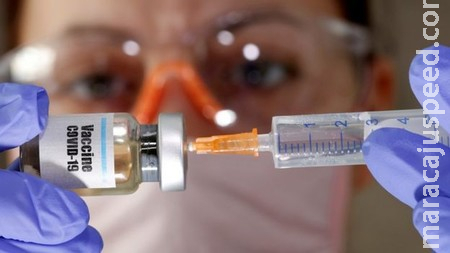 Polícia investiga falsificação em aplicação de vacinas contra Covid-19 Polícia investiga falsificação em aplicação de vacinas contra Covid-19