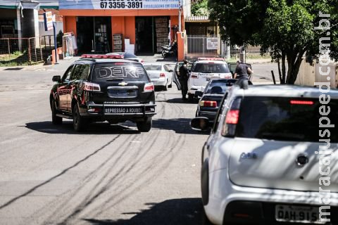Polícia investiga se casa abandonada foi usada por ladrão que matou artista plástica em Campo Grande Polícia investiga se casa abandonada foi usada por ladrão que matou artista plástica em Campo Grande
