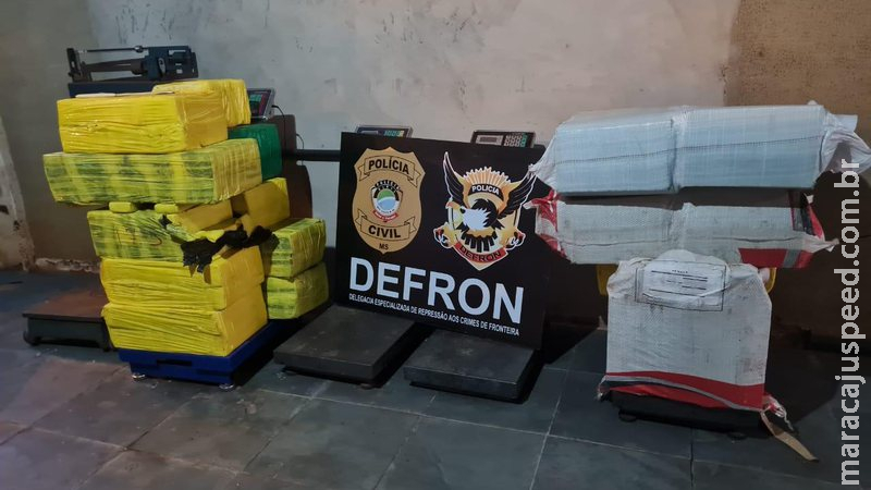 Polícia prende dois e apreende 371kg de maconha em camionete roubada Polícia prende dois e apreende 371kg de maconha em camionete roubada